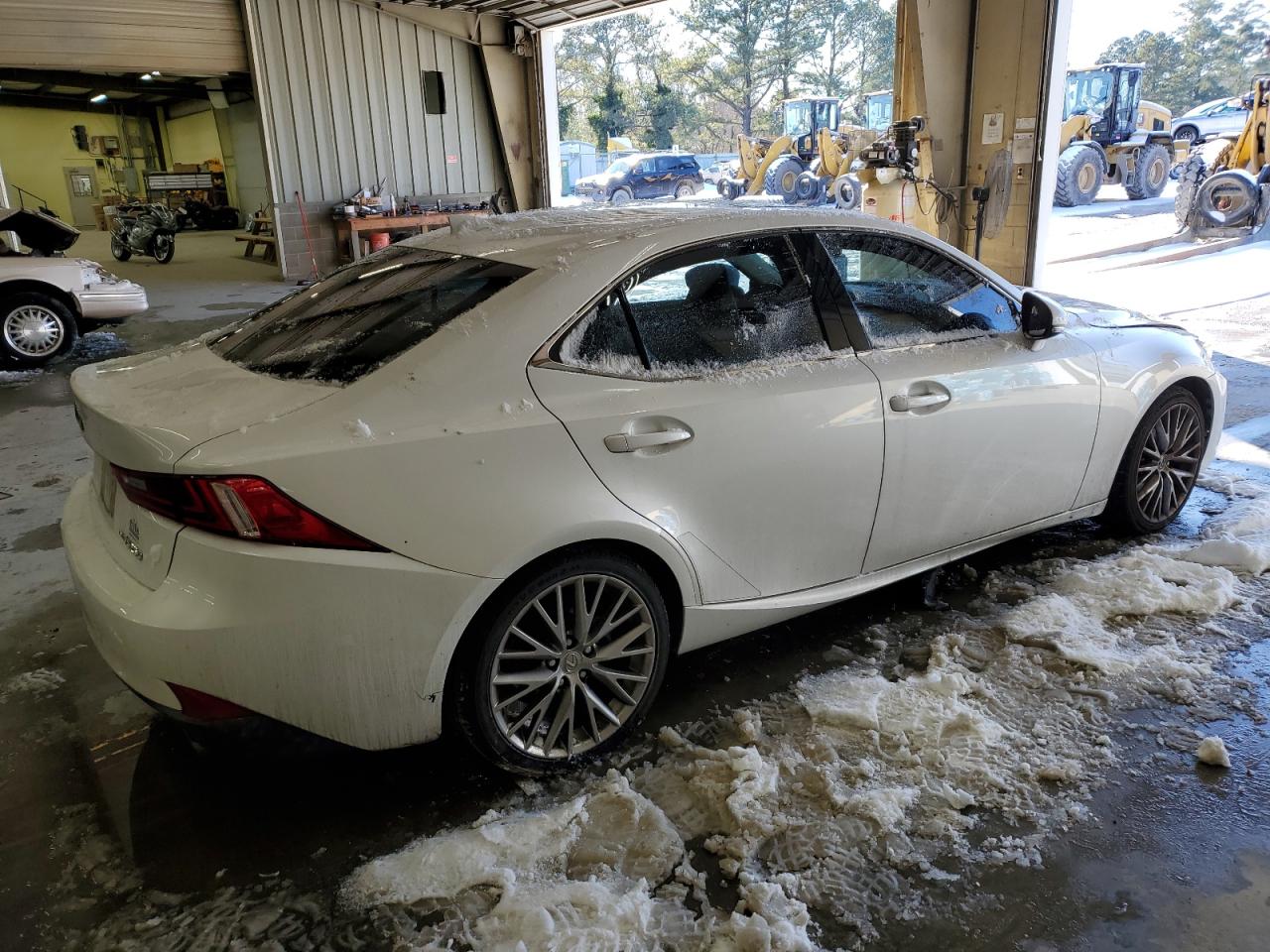 2015 Lexus IS - Image 3