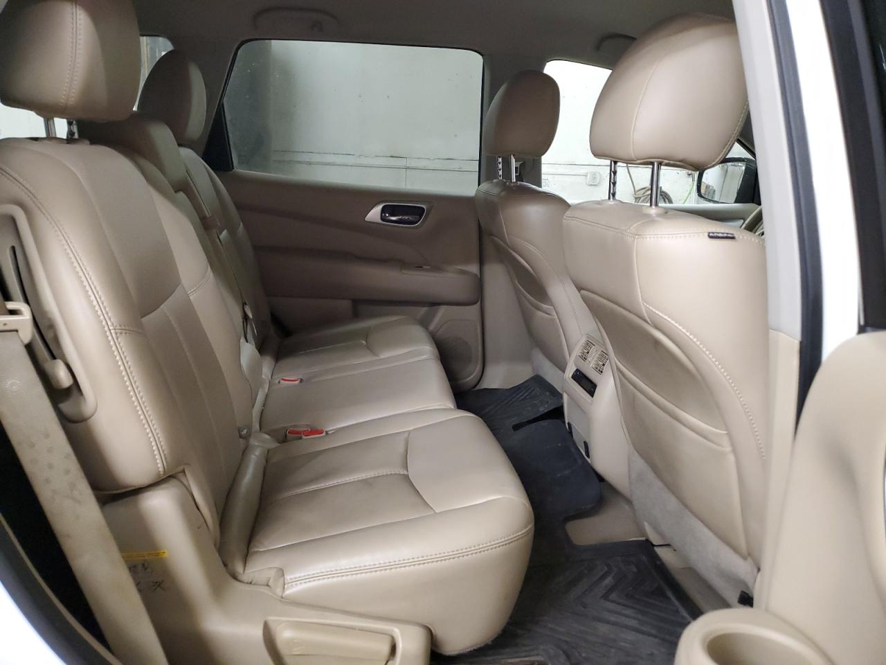 2014 Nissan Pathfinder - Image 11