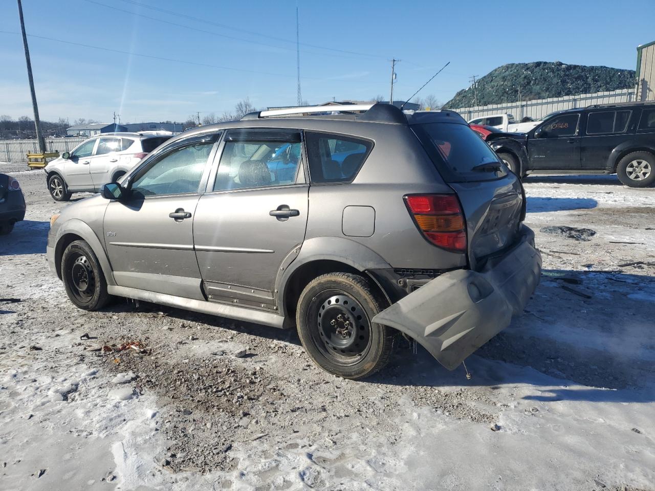 2004 Pontiac Vibe - Image 2