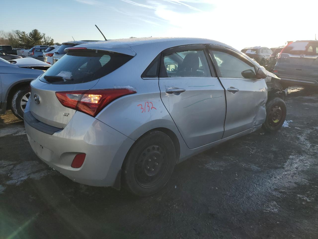 2016 Hyundai Elantra - Image 3