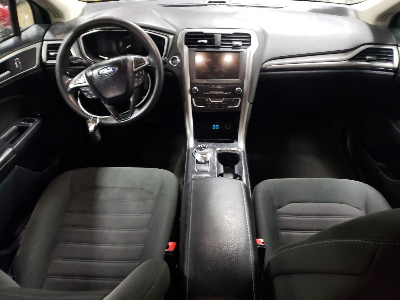 2020 Ford Fusion - Image 8