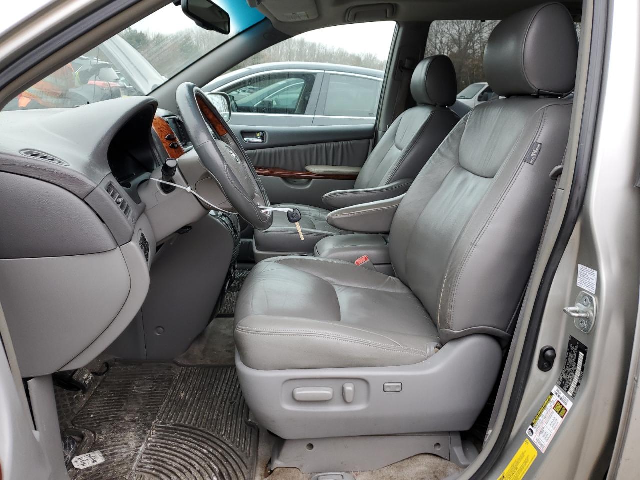 2007 Toyota Sienna - Image 7