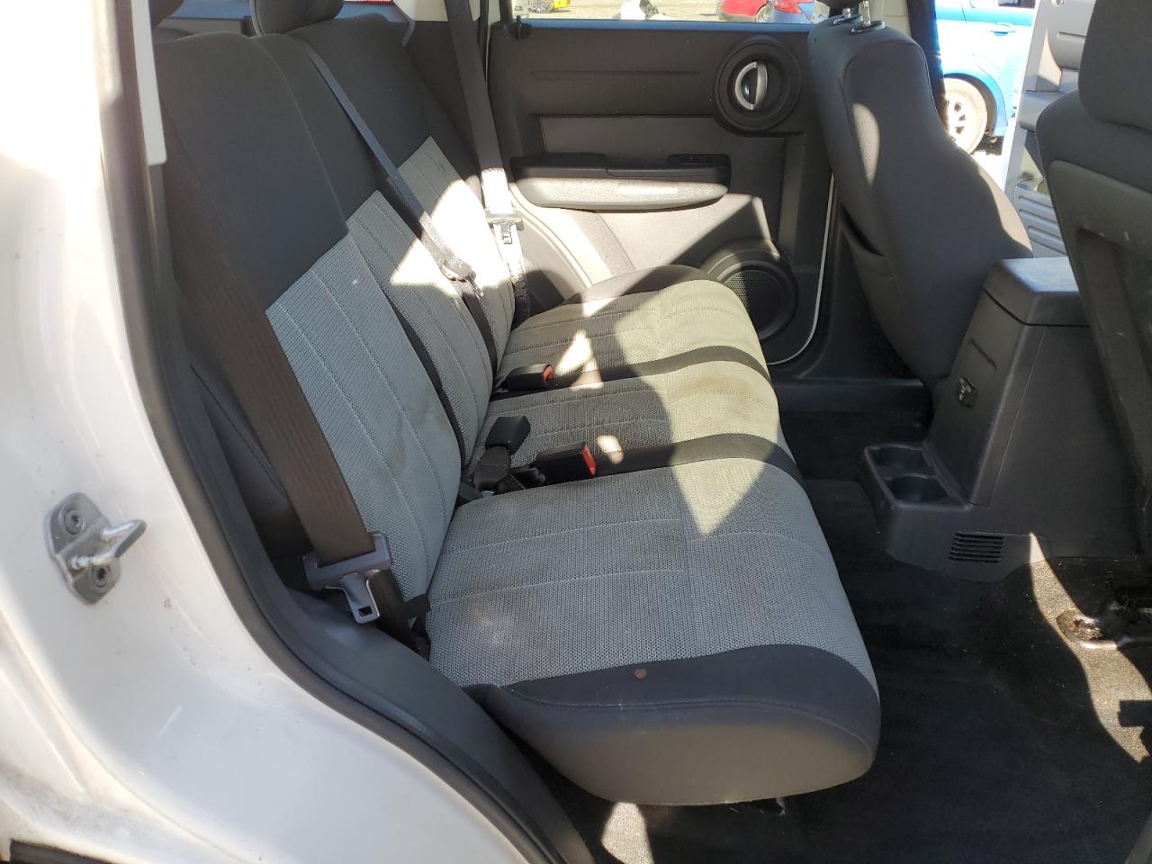 2008 Dodge Nitro - Image 12