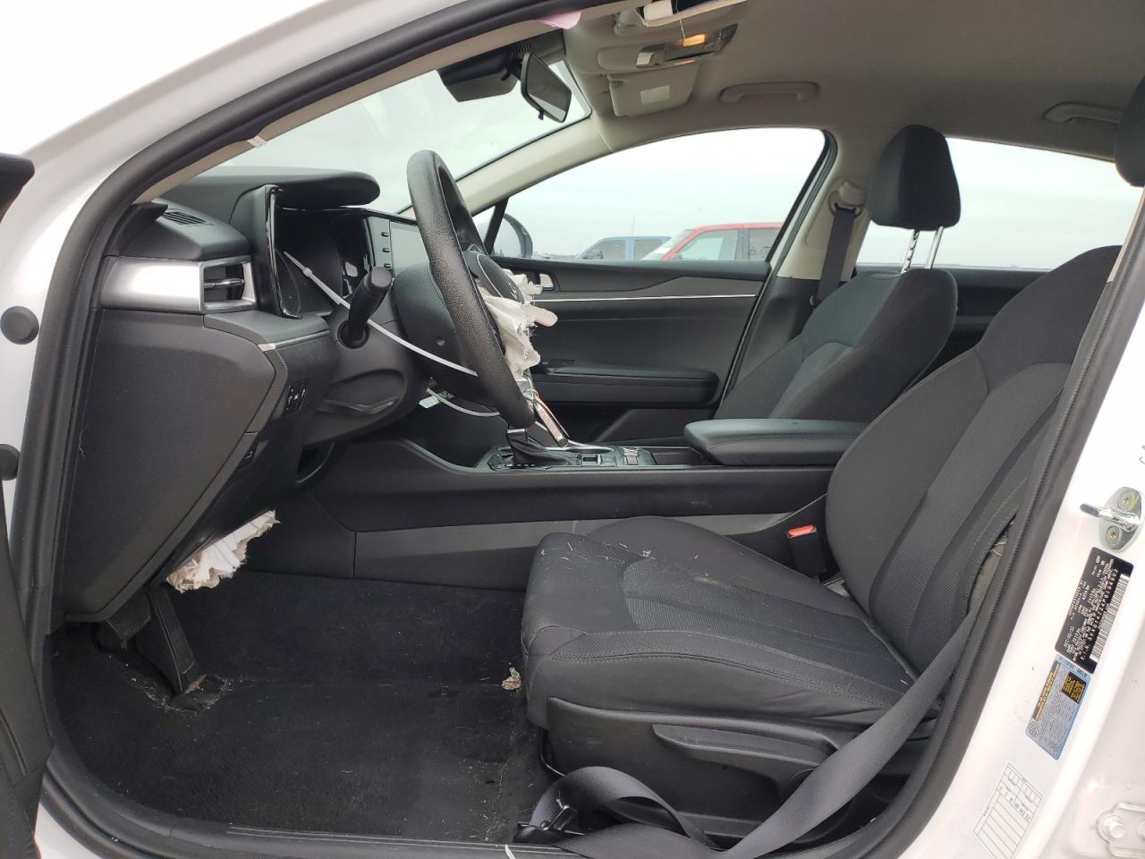 2023 Kia K5 - Image 7