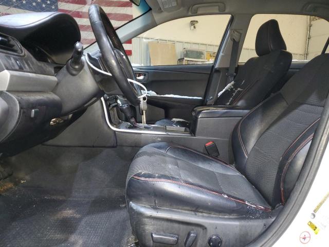 Sedans TOYOTA CAMRY 2016 Biały