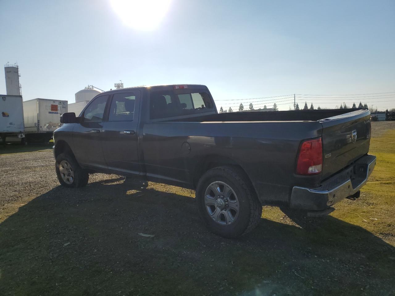 2016 RAM 3500 - Image 2