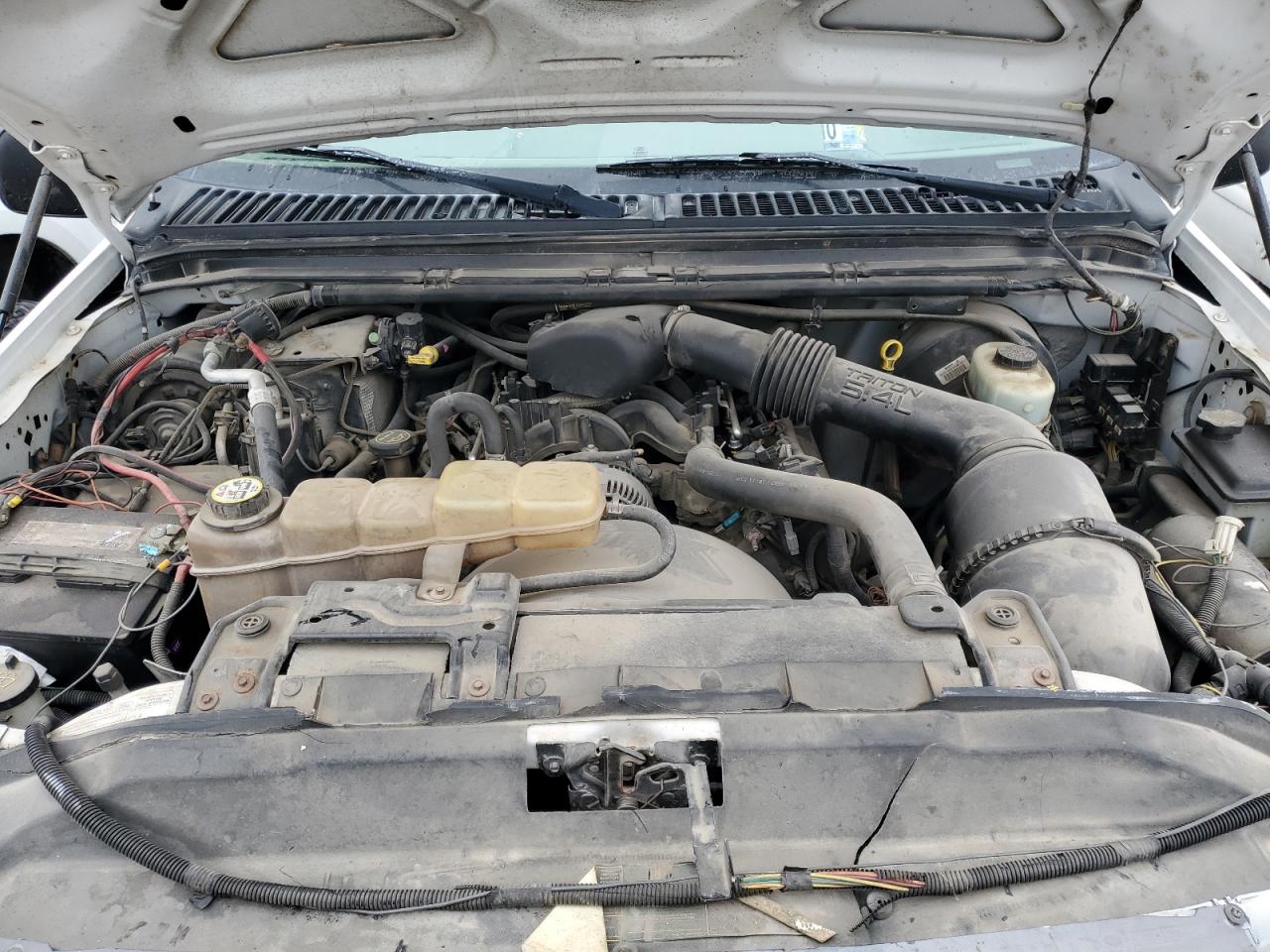 2004 Ford F250 - Image 11