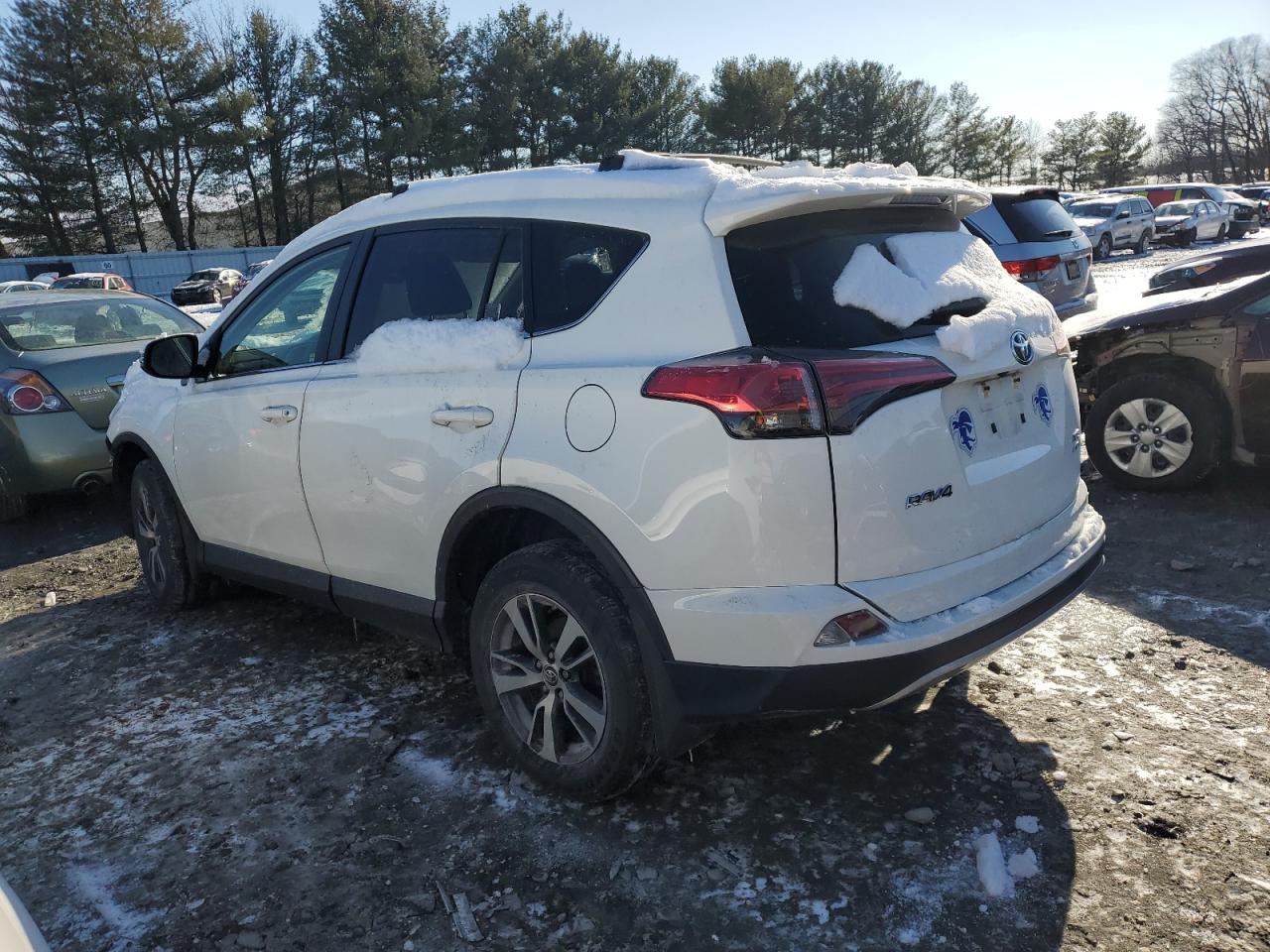 2018 Toyota RAV 4 - Image 2