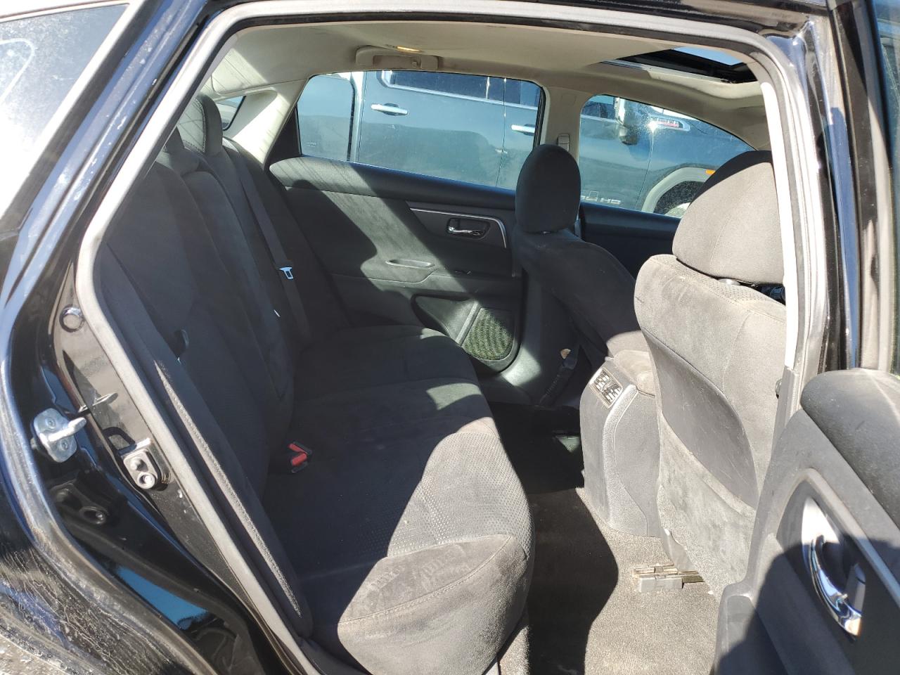 2015 Nissan Altima - Image 10