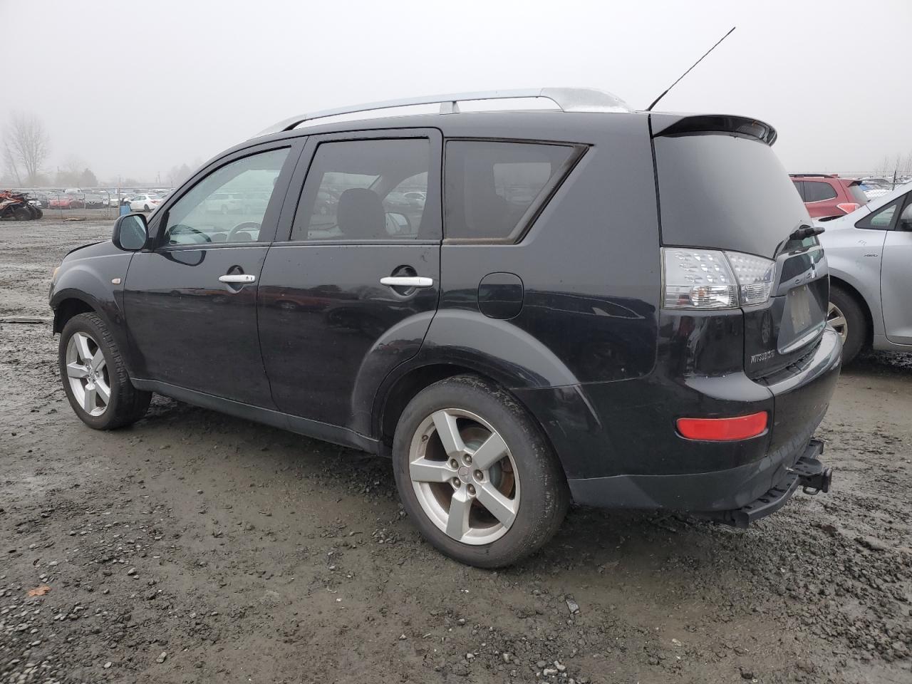 2007 Mitsubishi Outlander - Image 2