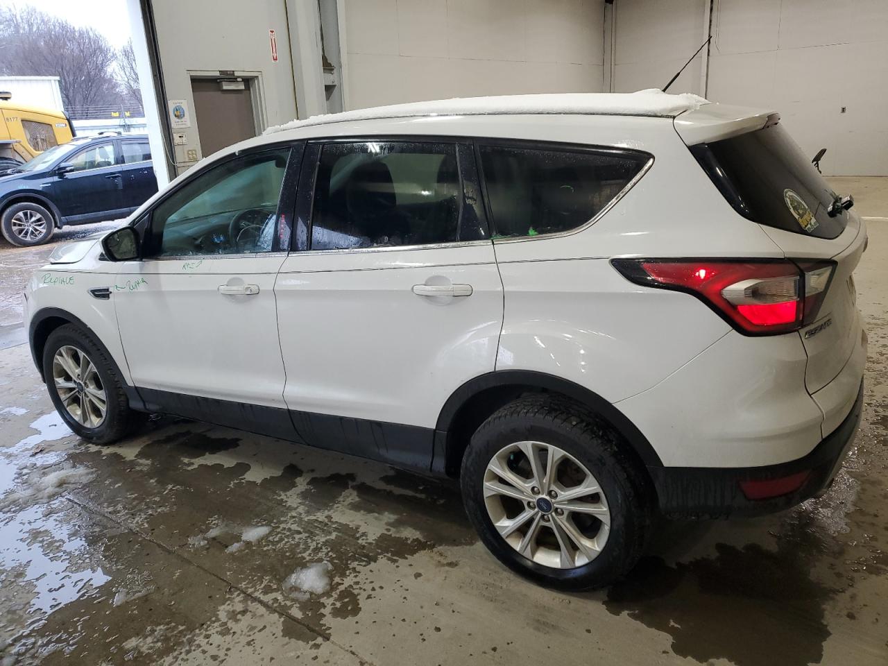 1FMCU0GD6HUE87389 2017 FORD ESCAPE - Image 2