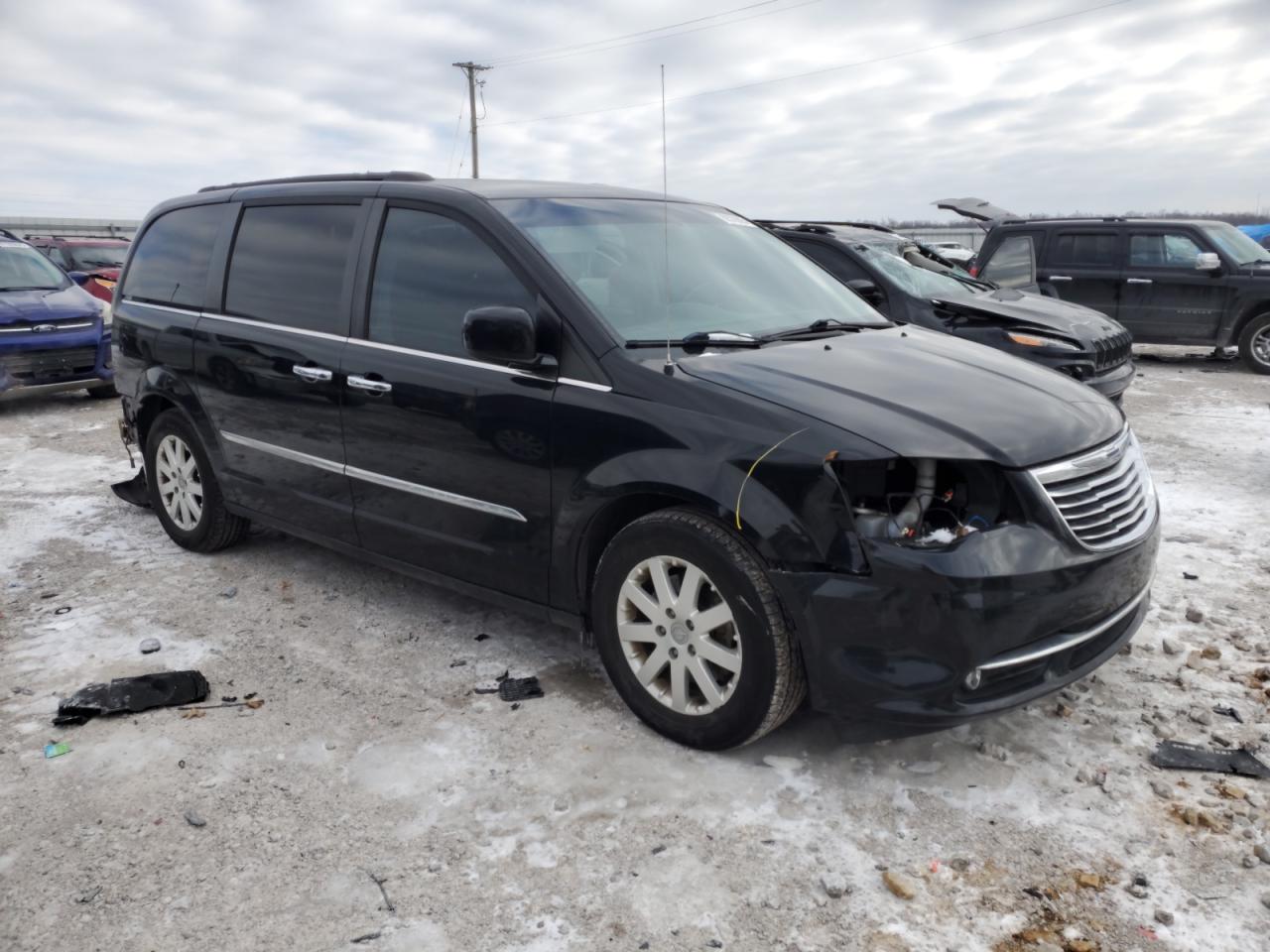 2016 Chrysler Town & Country - Image 4