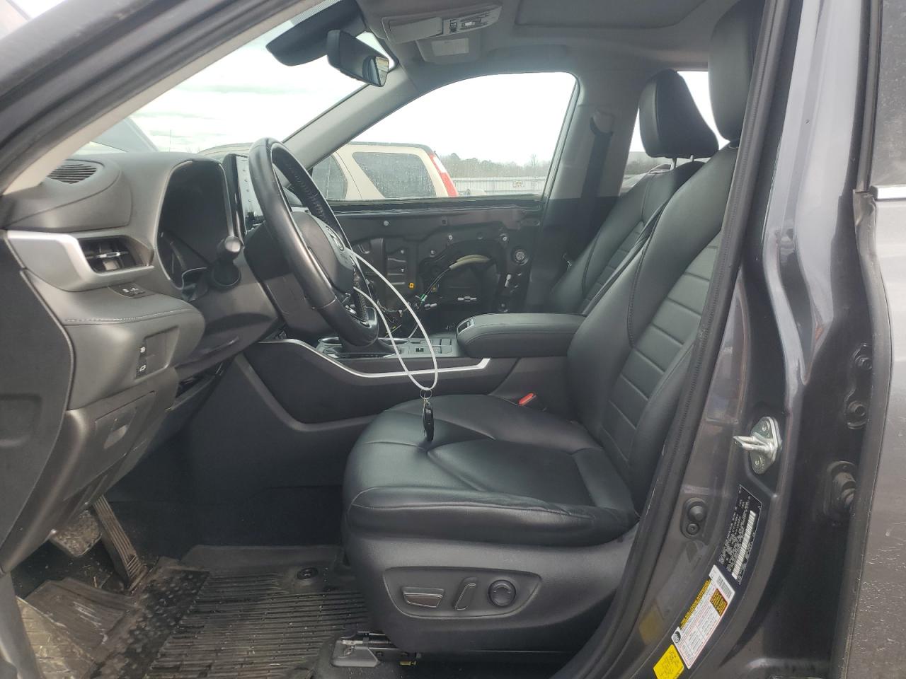 2020 Toyota Highlander - Image 7