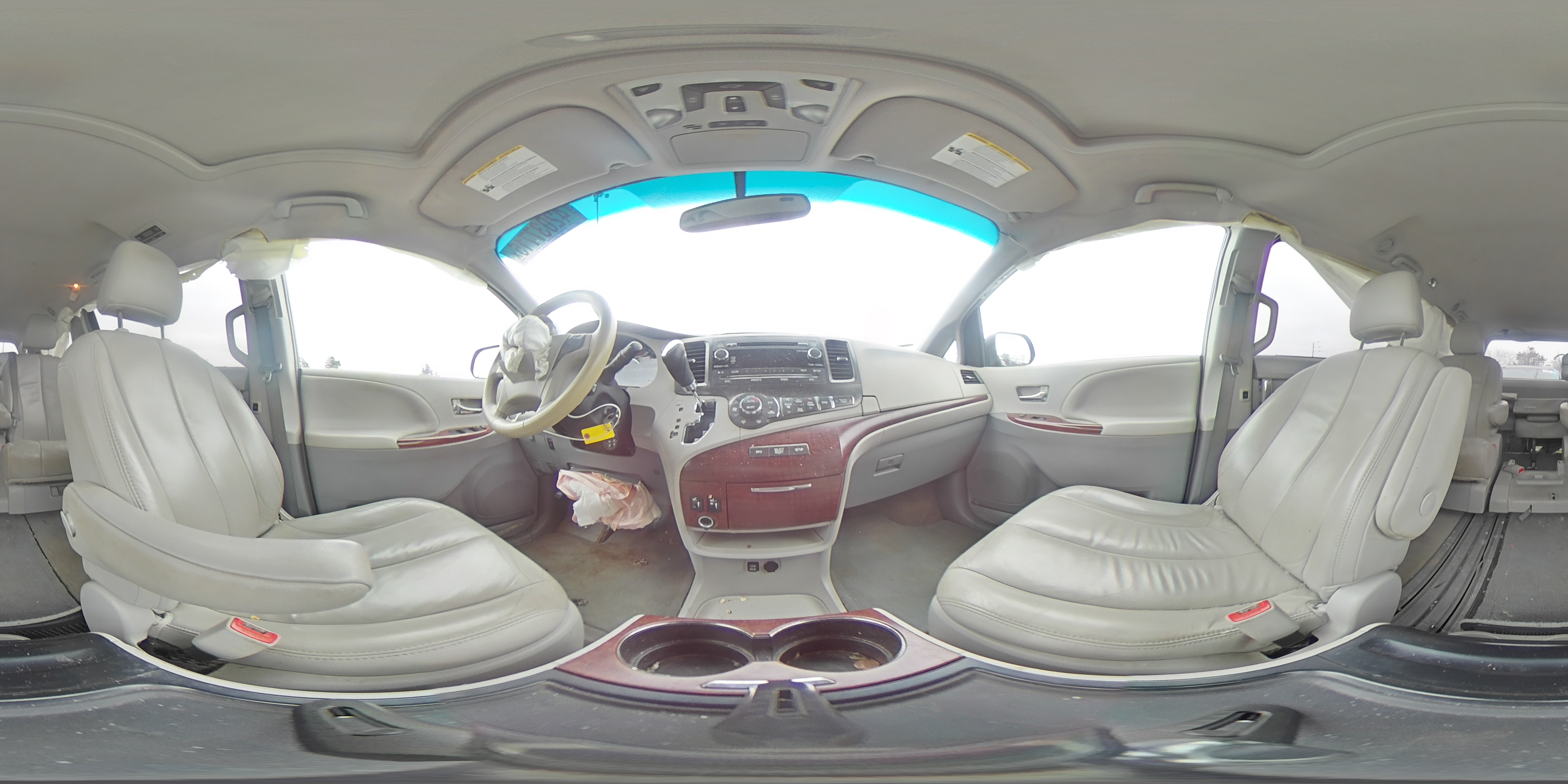 2014 Toyota Sienna - Image 14