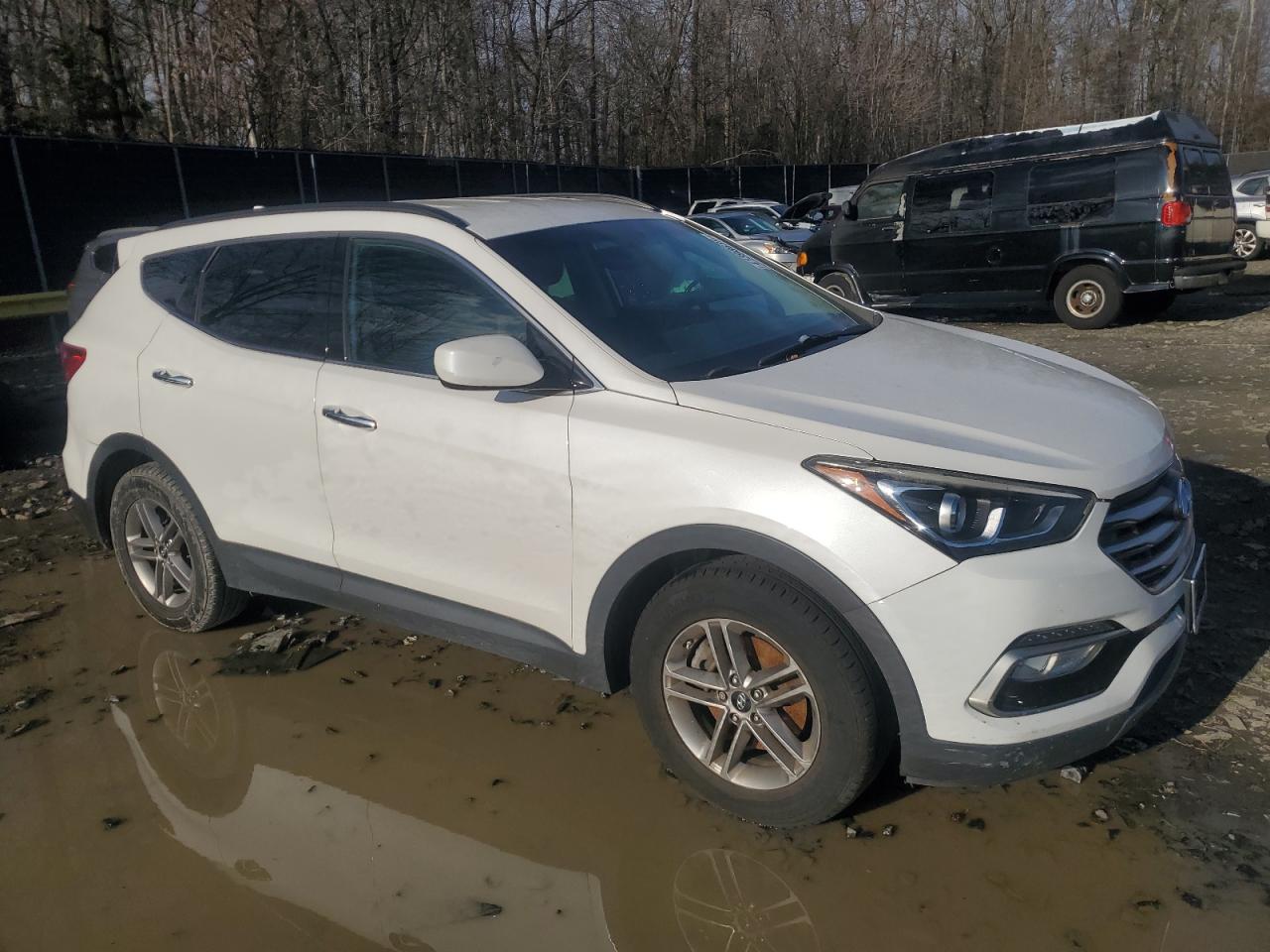 VIN 5NMZUDLB3HH007830 2017 HYUNDAI SANTA FE no.4