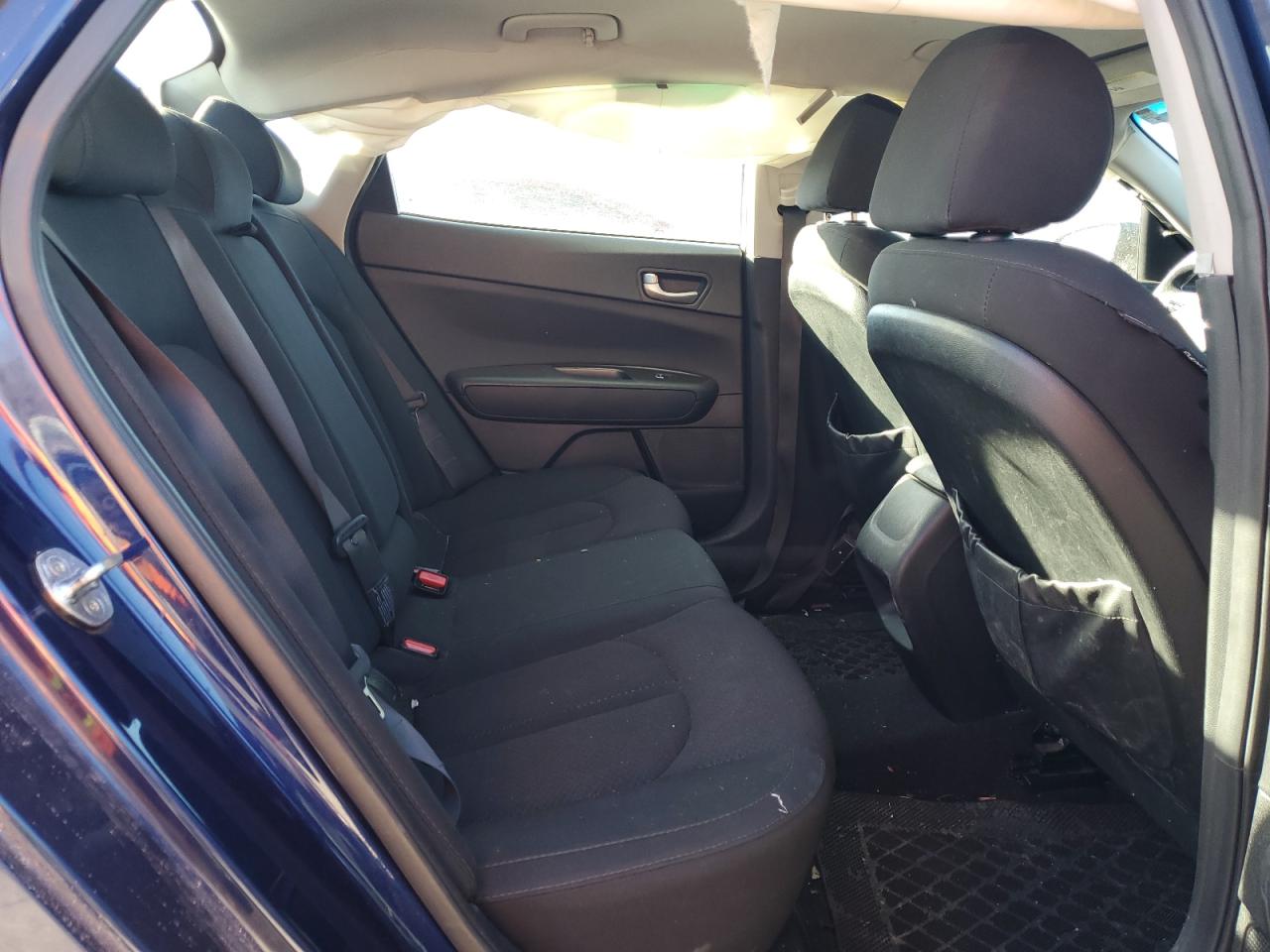 2017 Kia Optima - Image 10