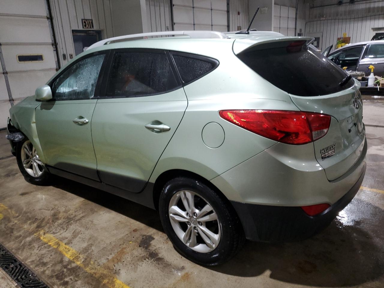 2010 Hyundai Tucson - Image 2