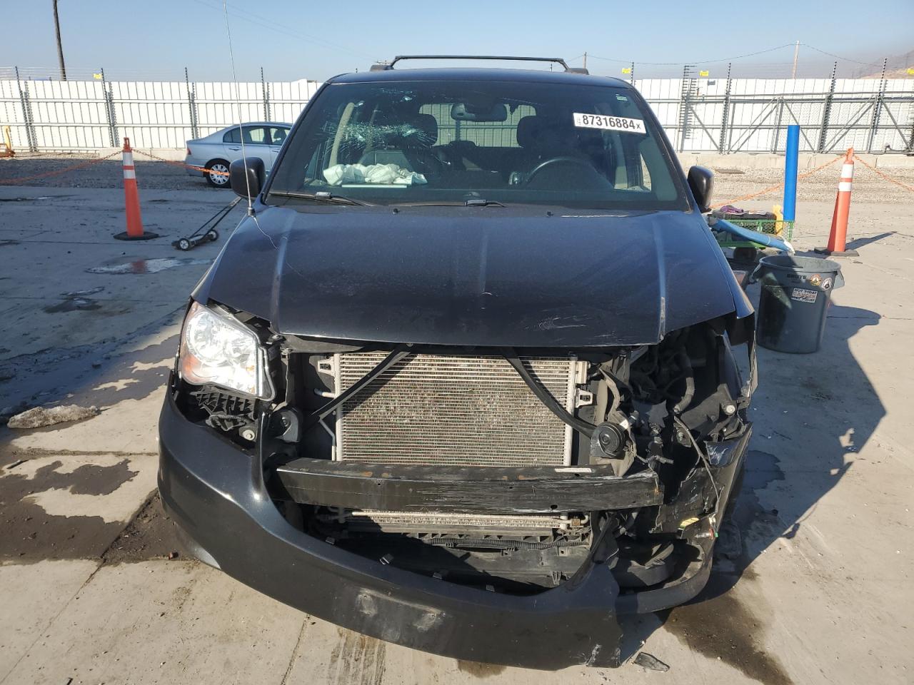 2018 Dodge Caravan - Image 5