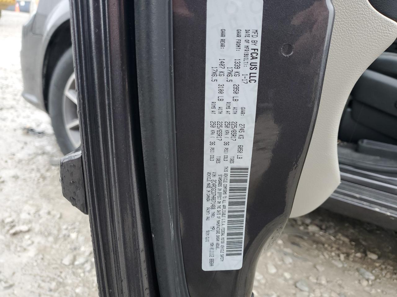 2017 Dodge Caravan - Image 13