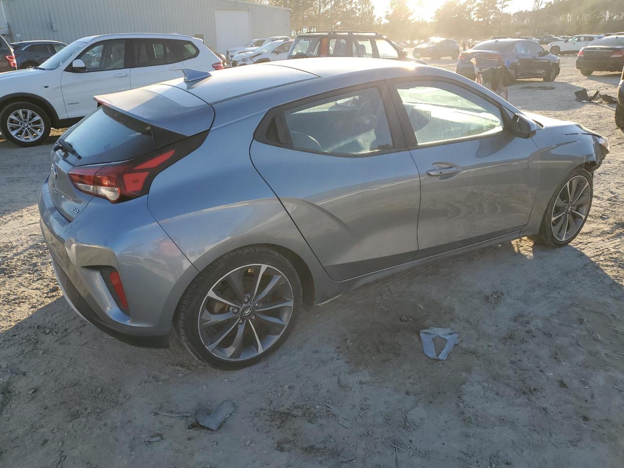 2020 Hyundai Veloster - Image 3