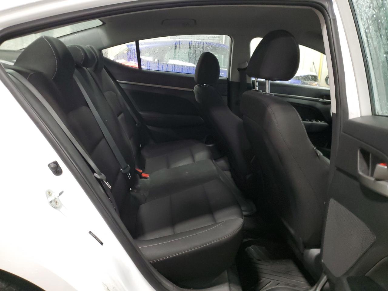 2018 Hyundai Elantra - Image 10