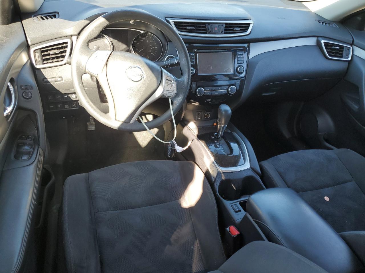 2015 Nissan Rogue - Image 8