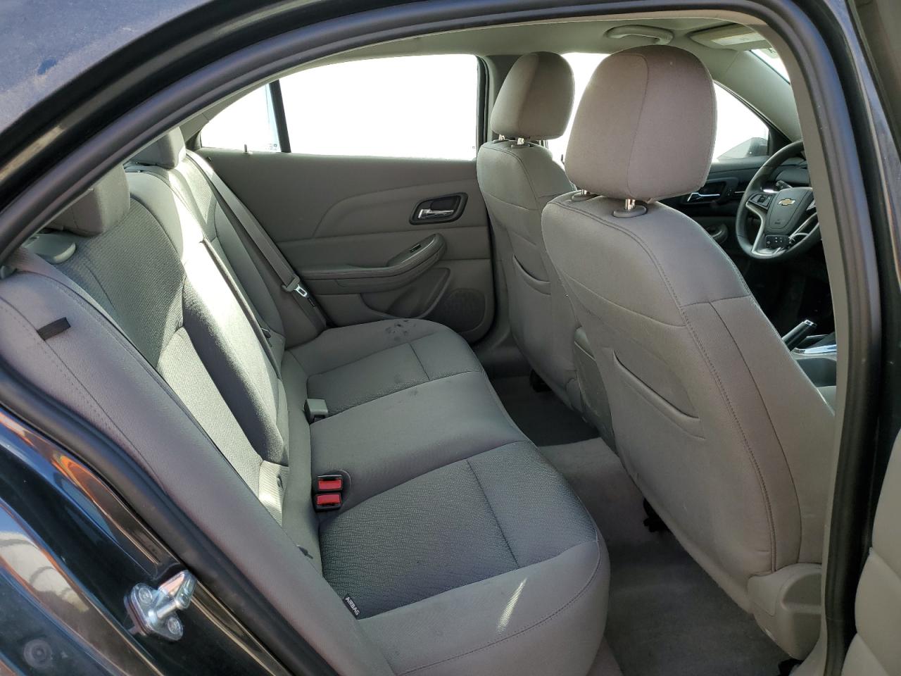 2015 Chevrolet Malibu - Image 10