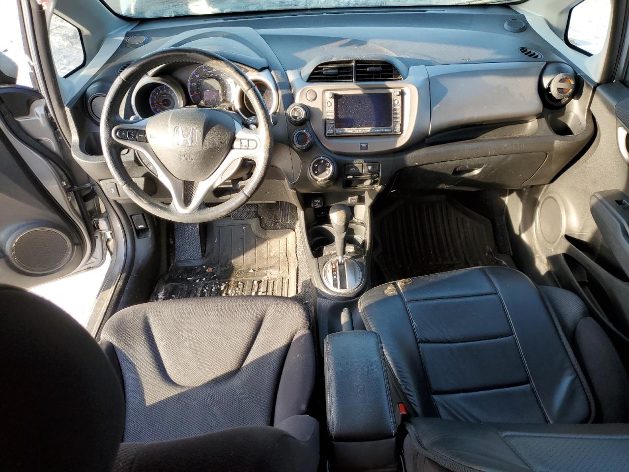 2010 Honda Fit - Image 8
