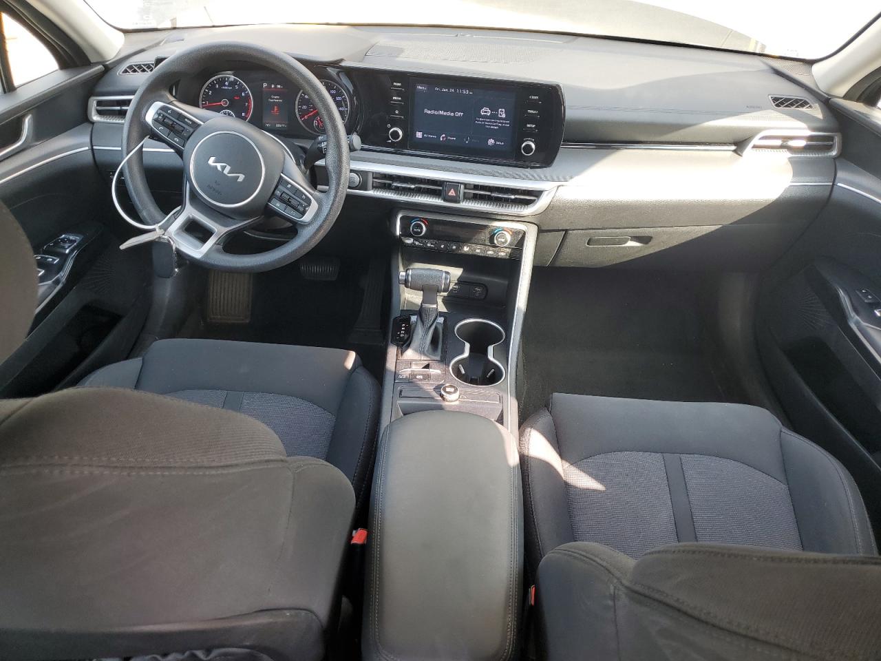 2023 Kia K5 - Image 8