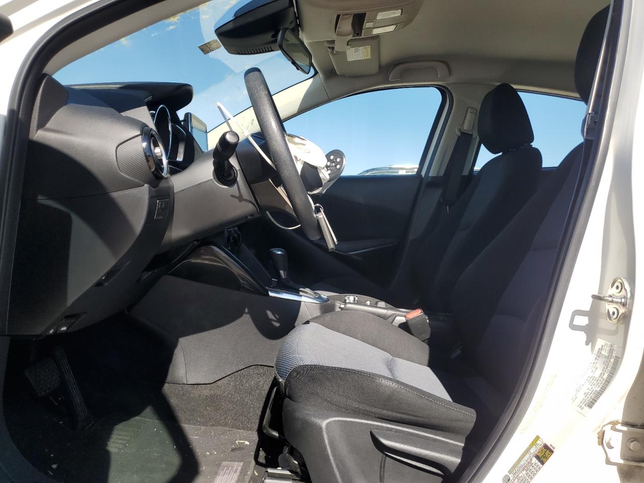 2017 Toyota Yaris - Image 7