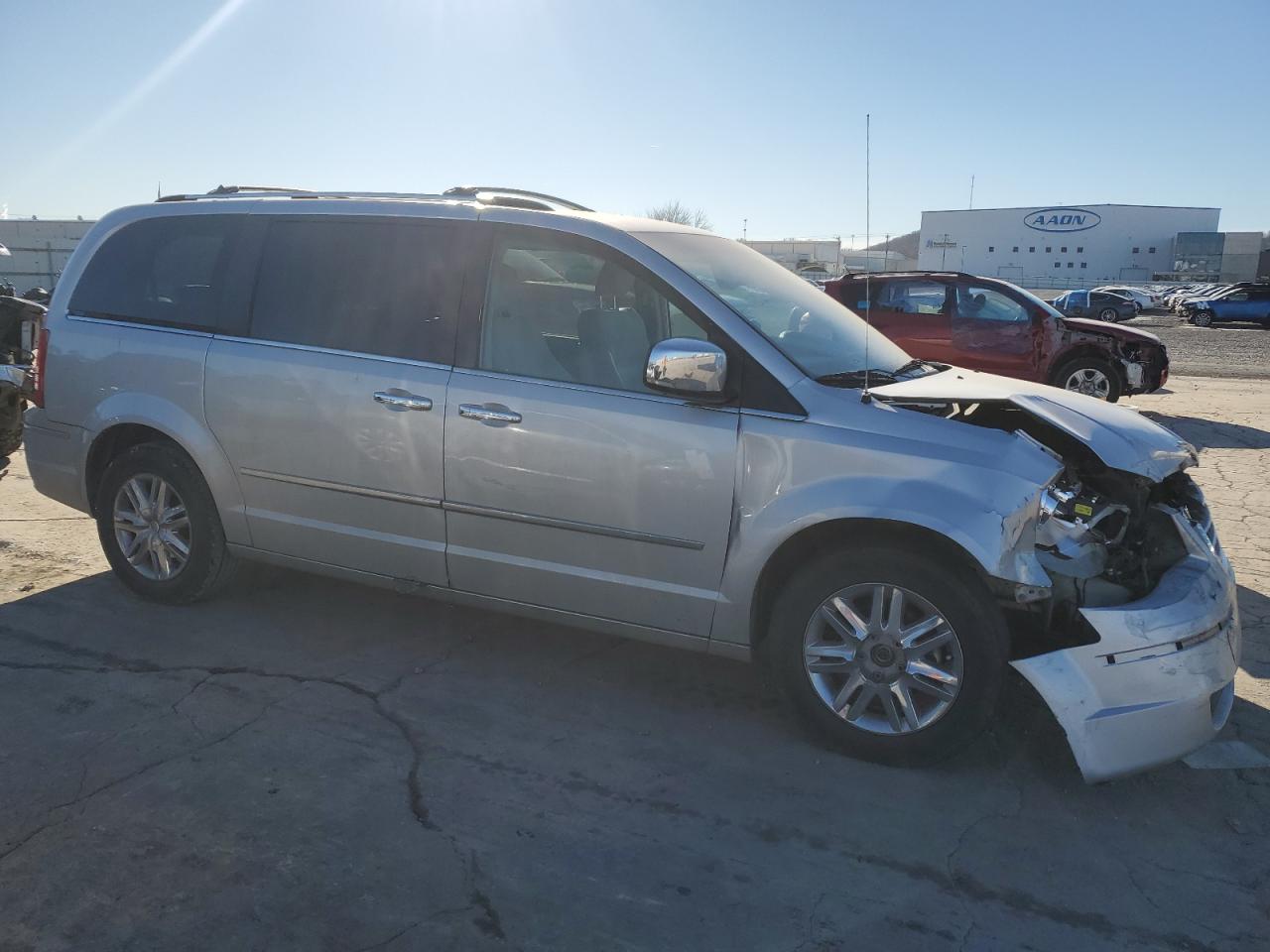 2008 Chrysler Town & Country - Image 4