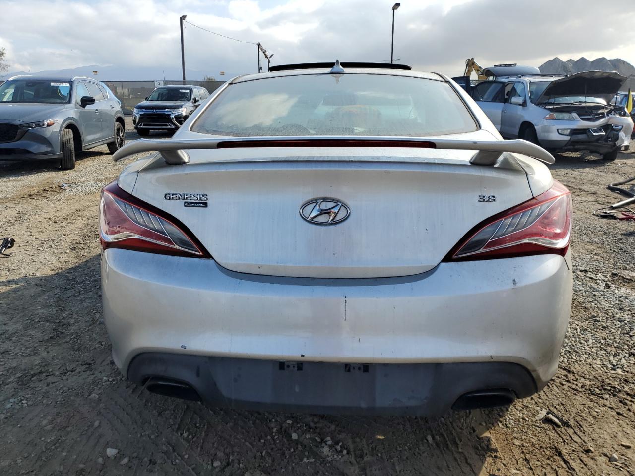 2013 Hyundai Genesis - Image 6