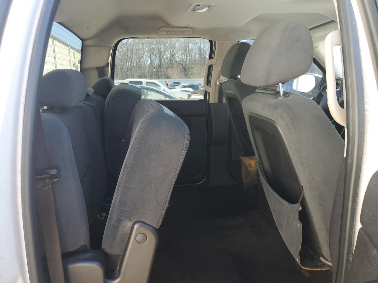 2007 Chevrolet Silverado - Image 10