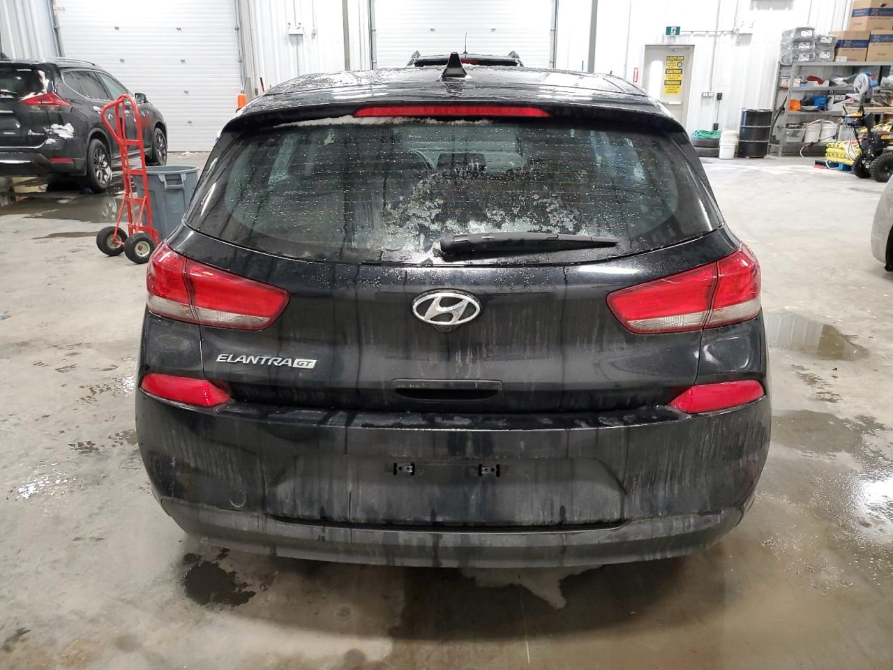 2018 Hyundai Elantra - Image 6