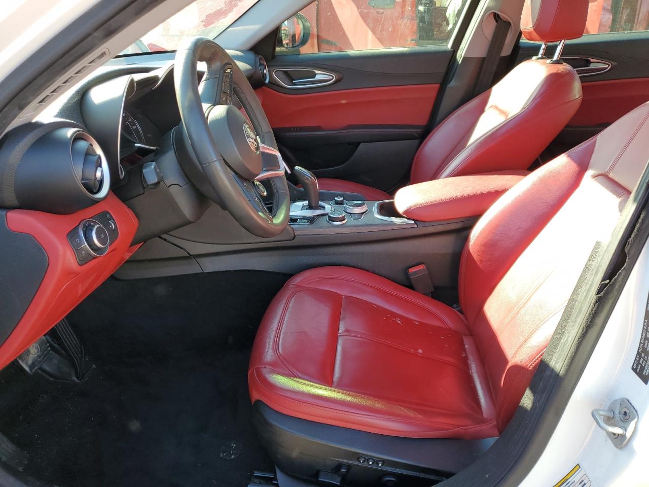 2021 Alfa Romeo Giulia - Image 7
