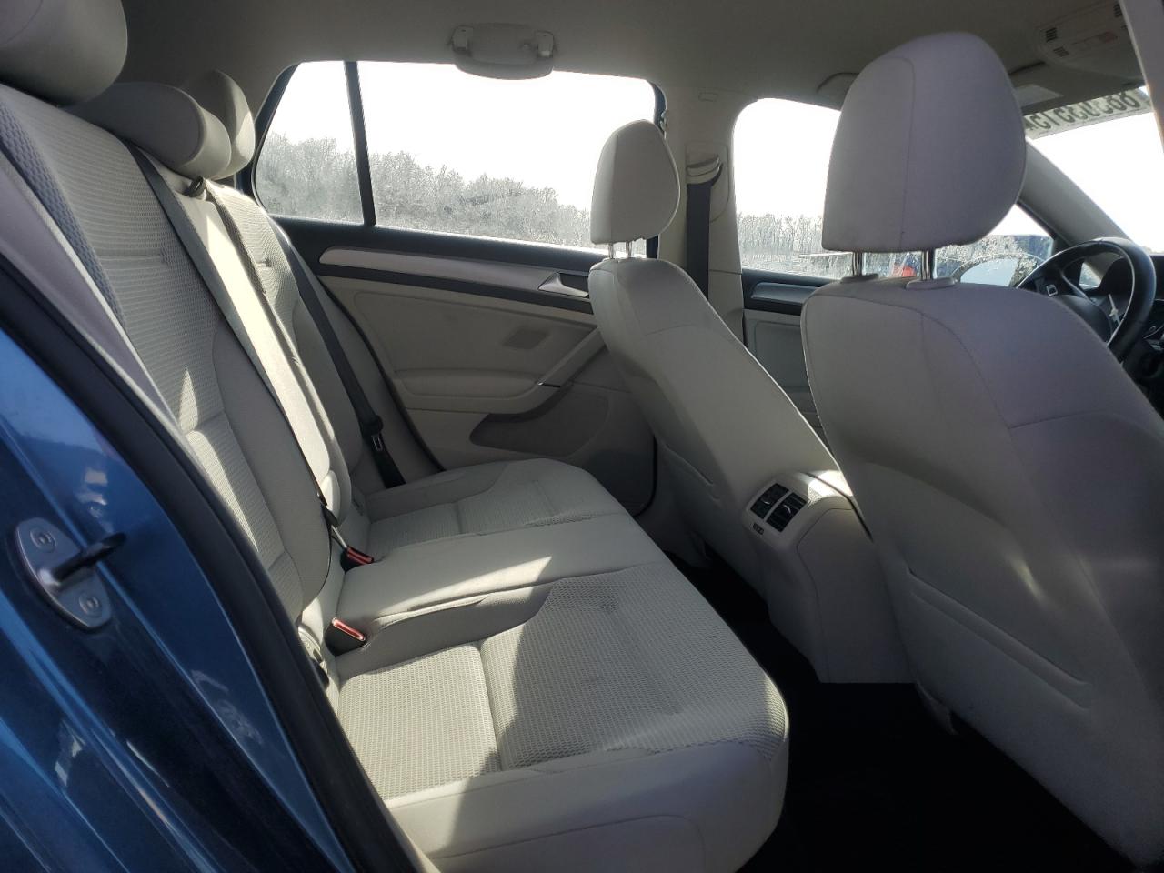 2017 Volkswagen Golf S VIN: 3VW217AU6HM045501 Lot: 88303515