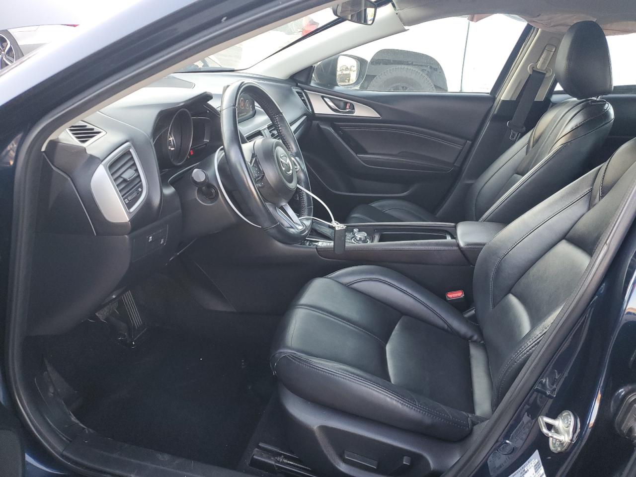 2018 Mazda 3 - Image 7