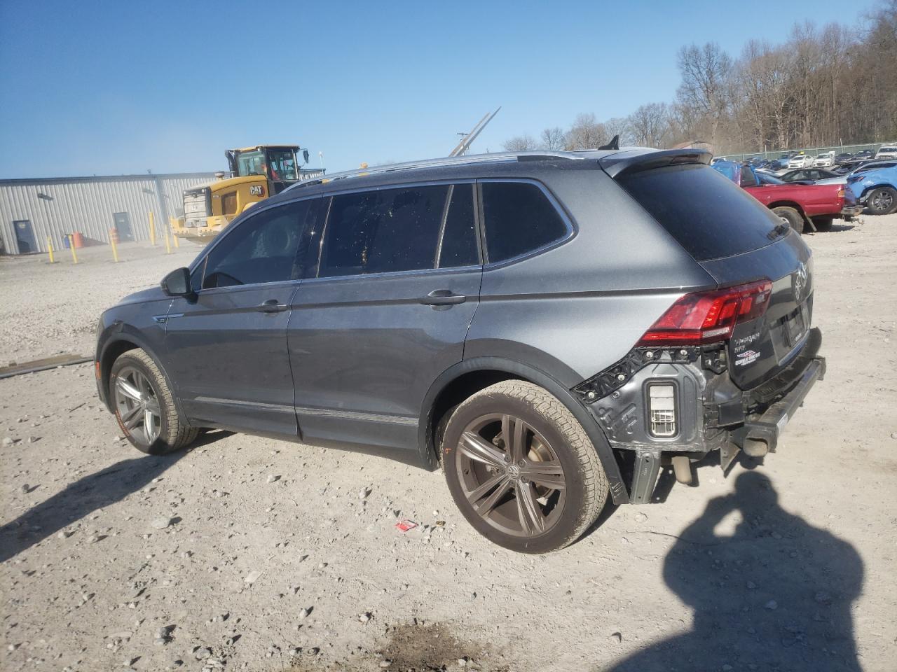 2018 Volkswagen Tiguan - Image 2