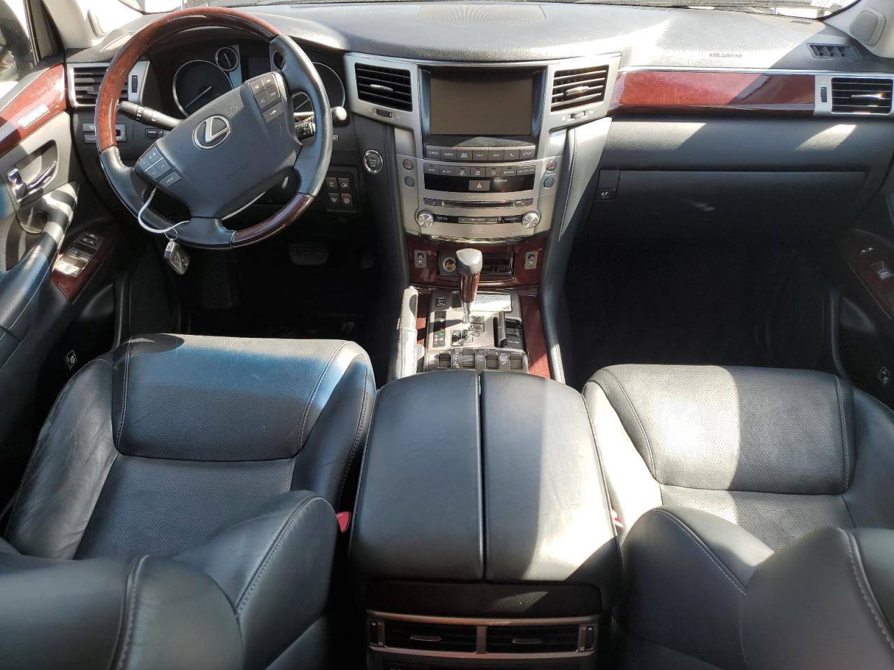 2015 Lexus LX - Image 8