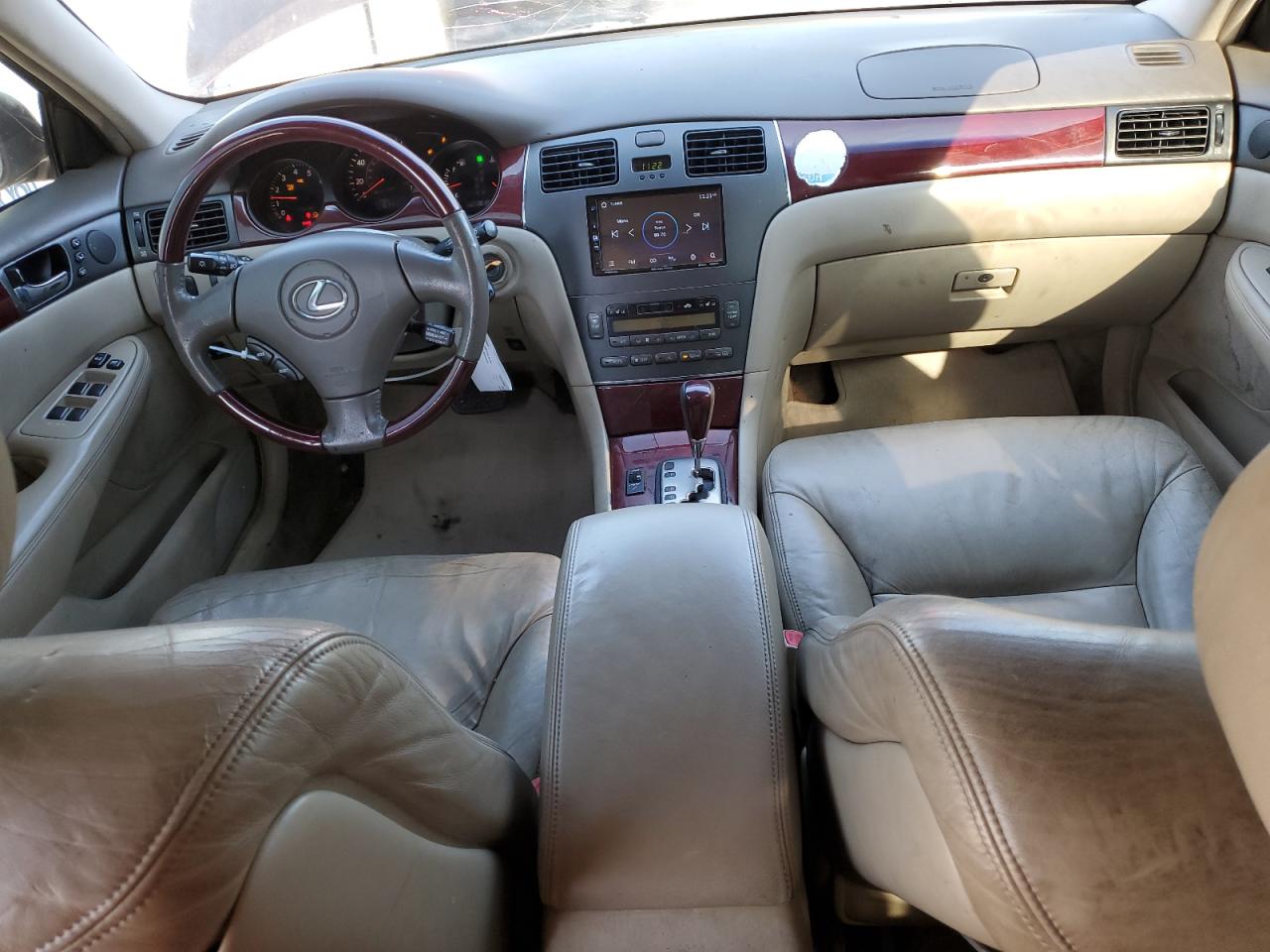 2004 Lexus ES - Image 8