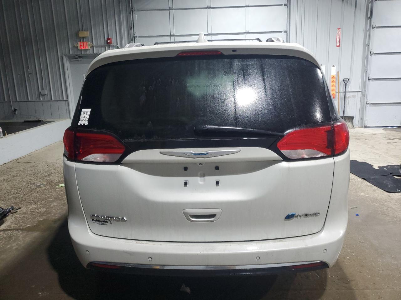 2017 Chrysler Pacifica - Image 6