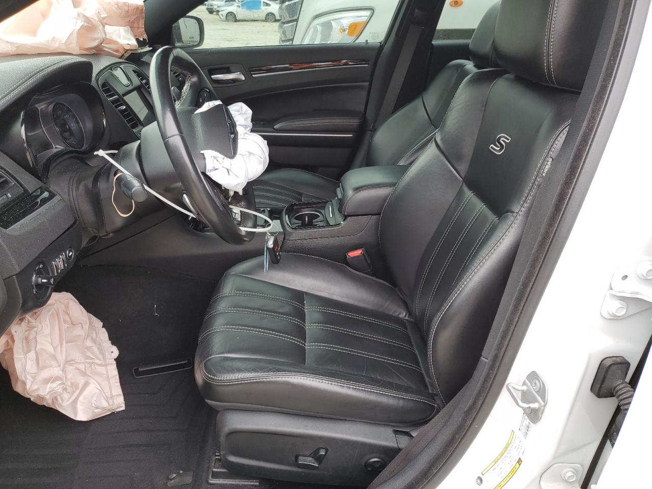 2019 Chrysler 300 - Image 7