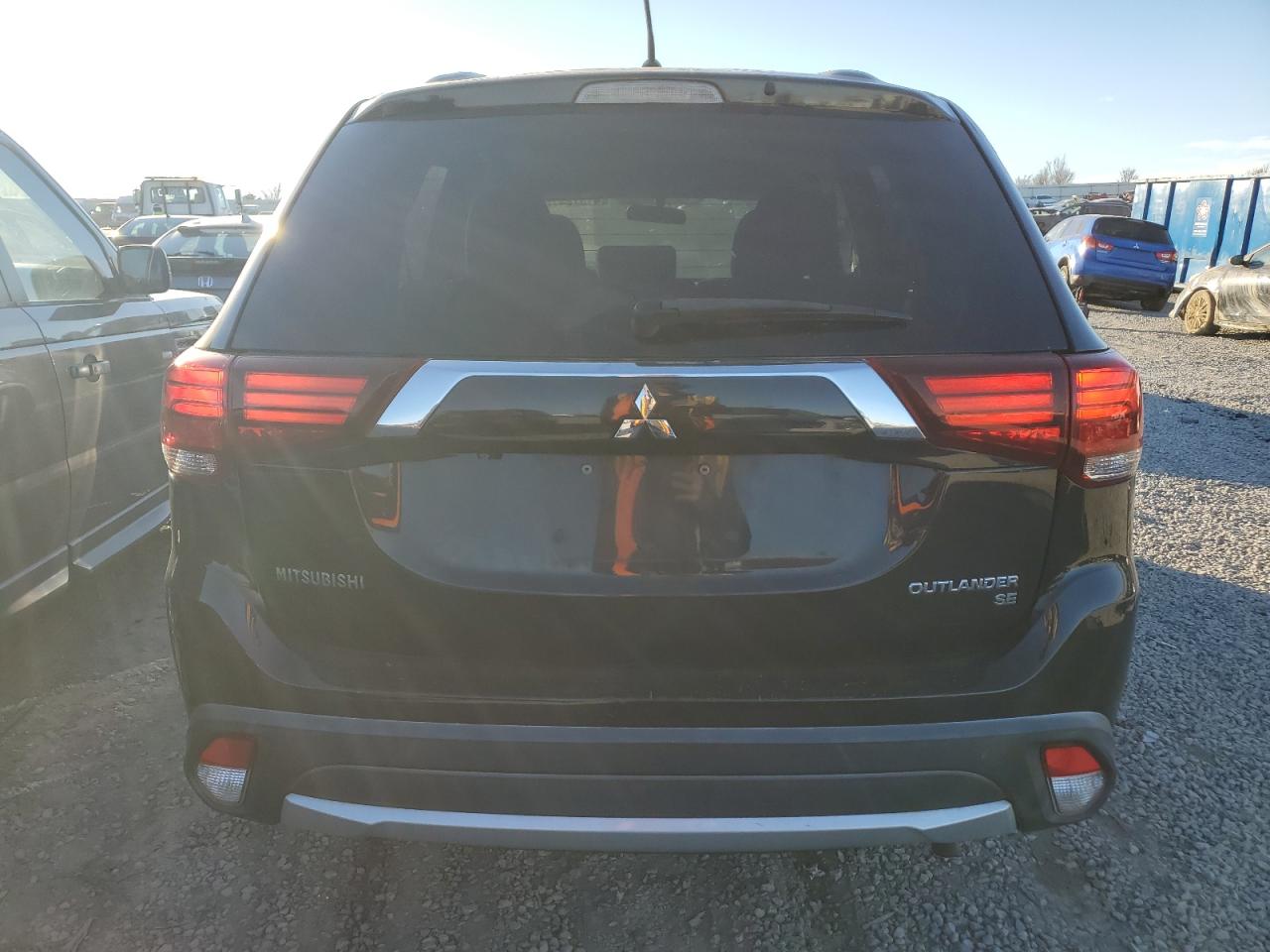 2016 Mitsubishi Outlander - Image 6