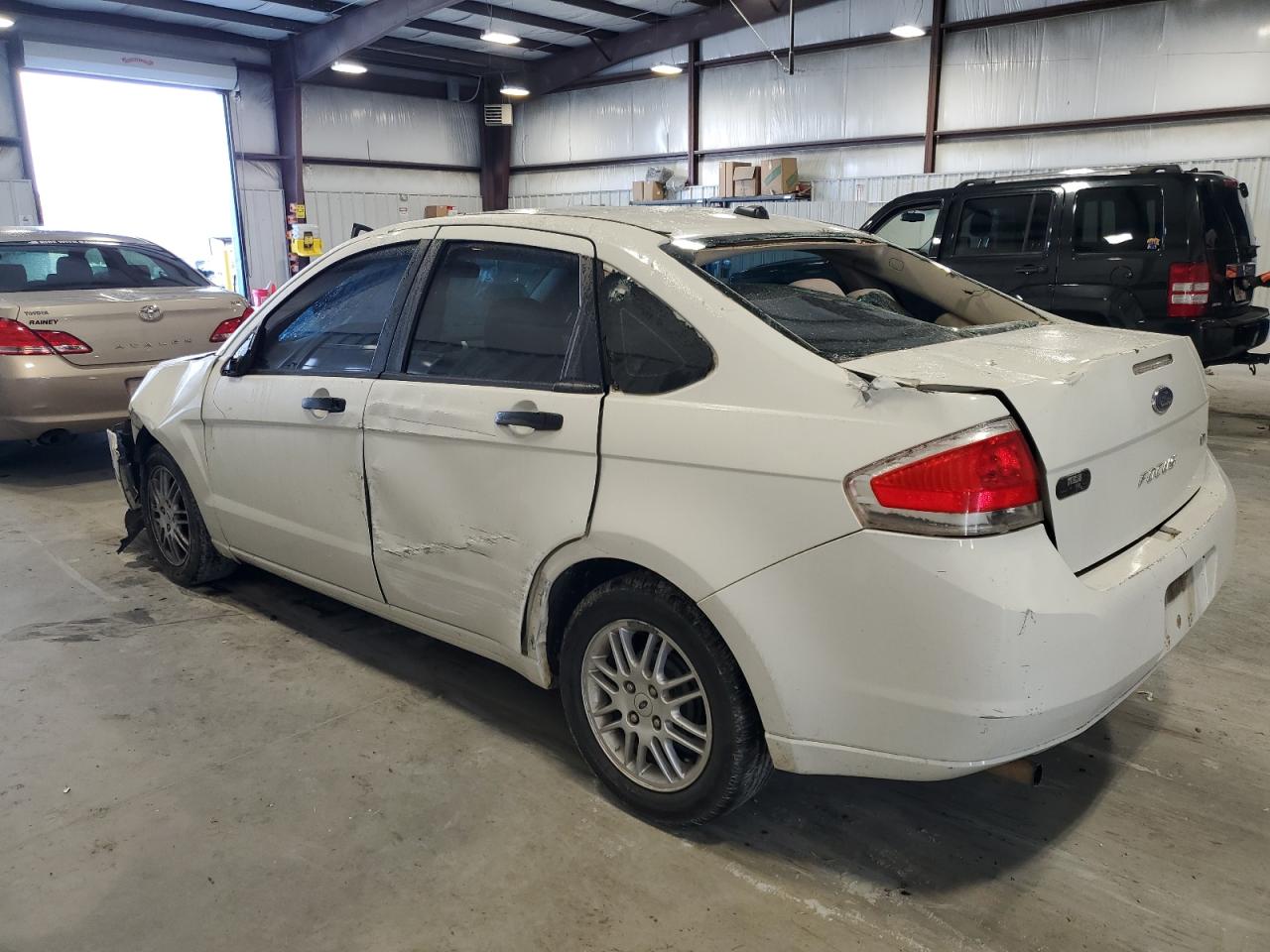 2010 Ford Focus - Image 2