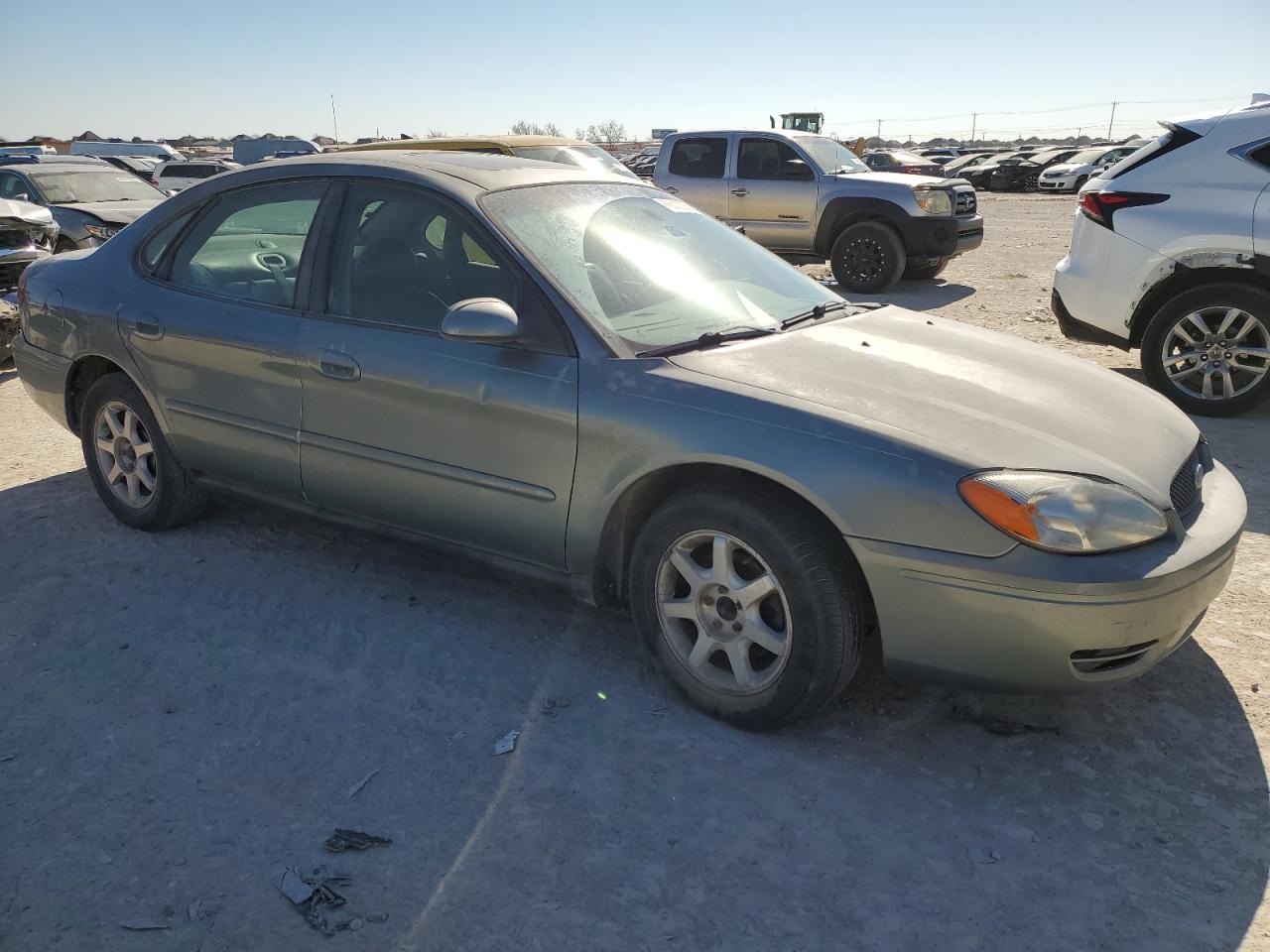 2005 Ford Taurus - Image 4