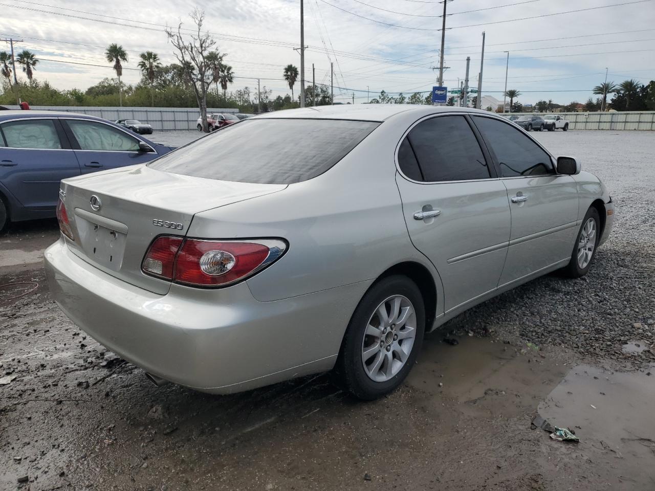 2003 Lexus ES - Image 3