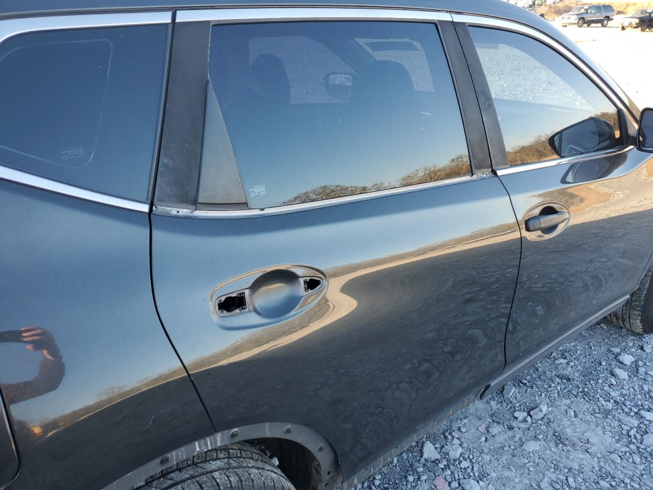 2016 Nissan Rogue - Image 11