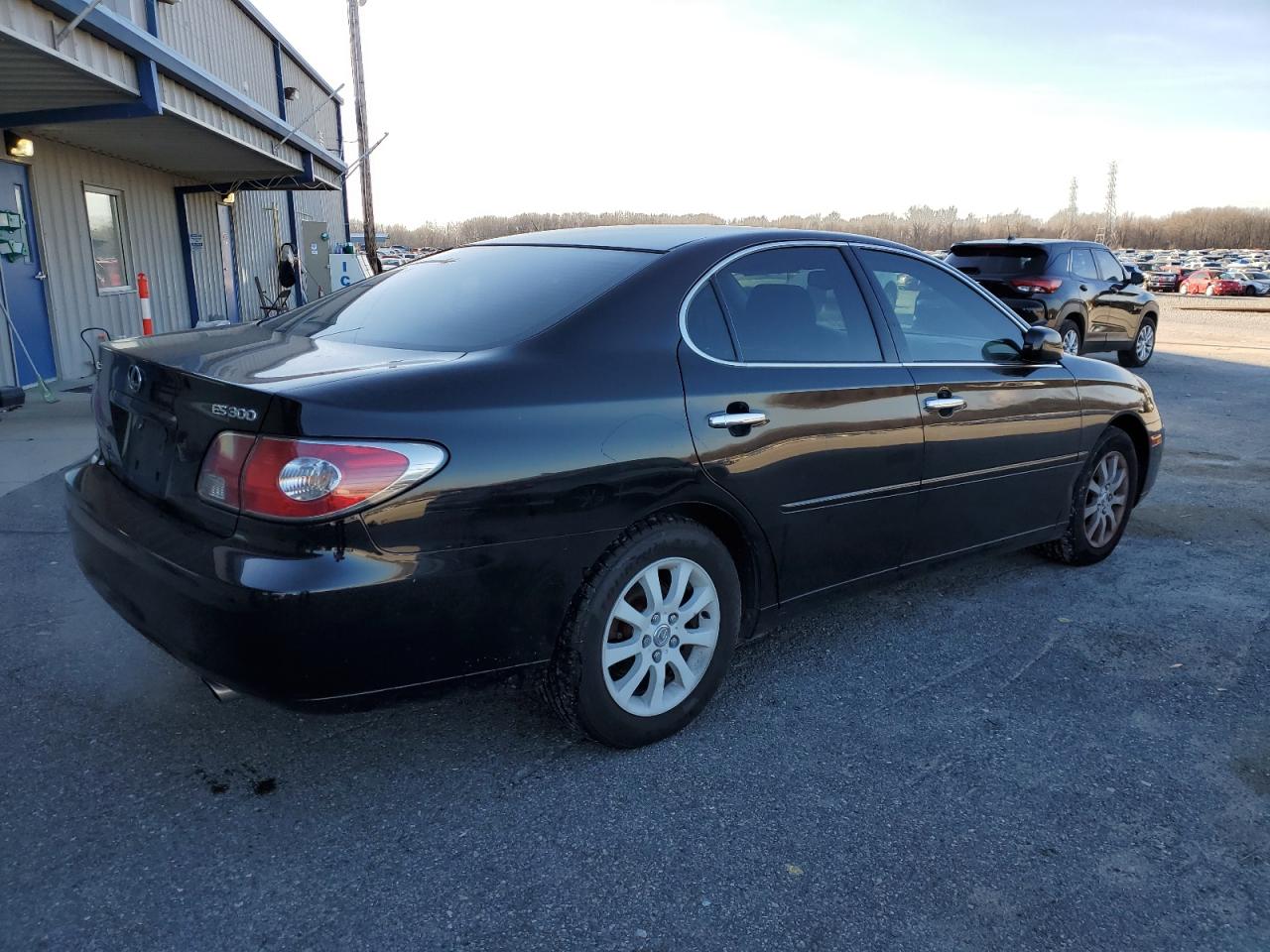 2003 Lexus ES - Image 3