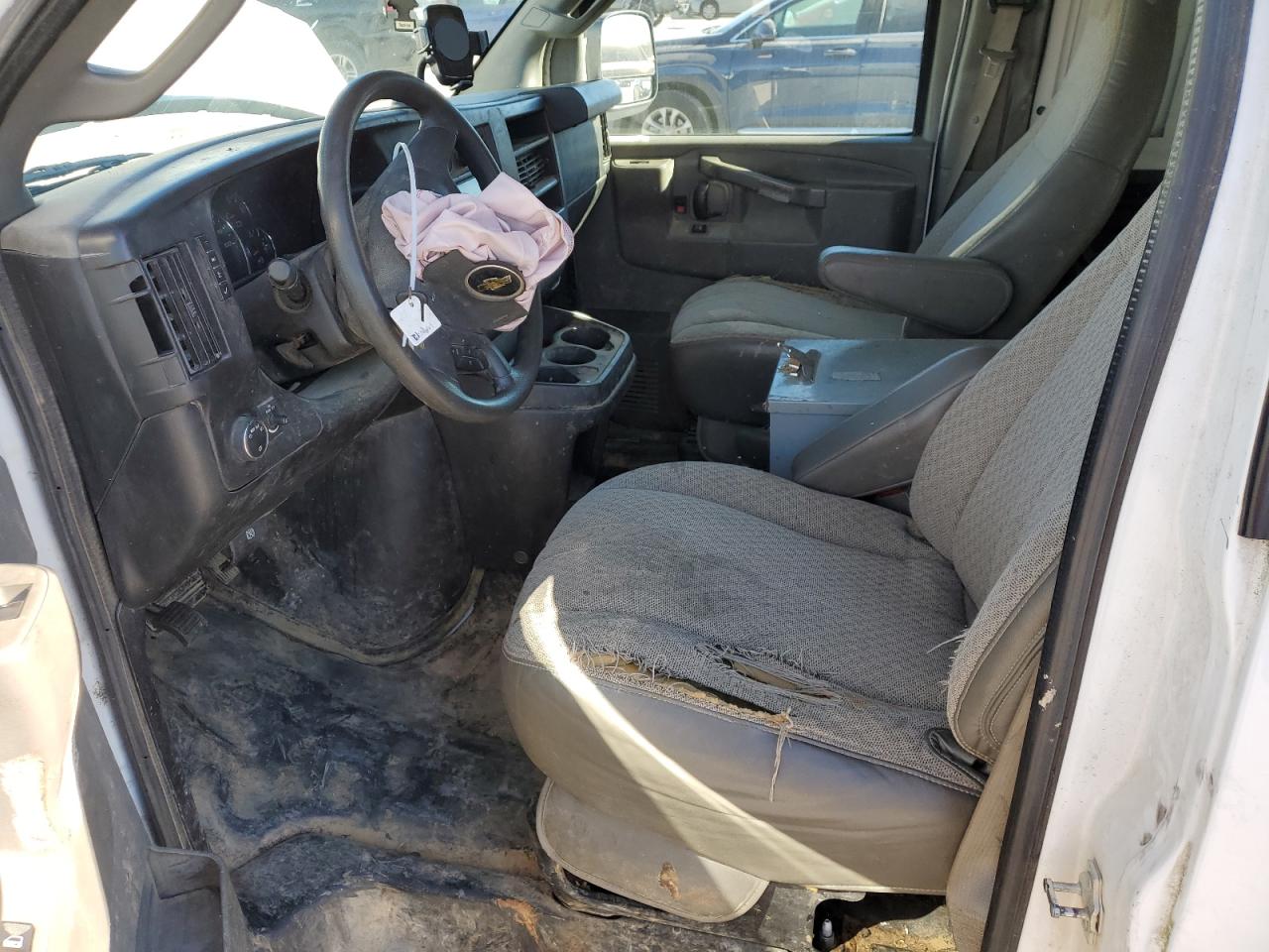 2017 Chevrolet Express - Image 7