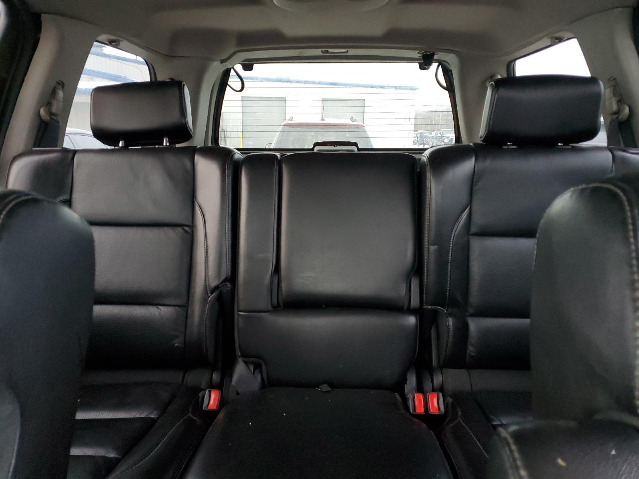 2010 Nissan Armada - Image 10